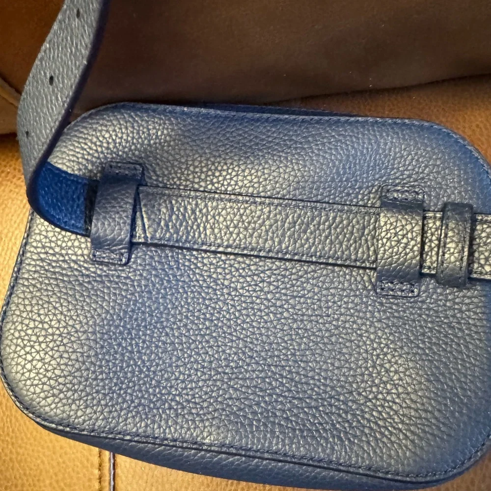 Tory Burch, navy blue pebbled leather belt bag with tassel accent - Picture 4 of 10